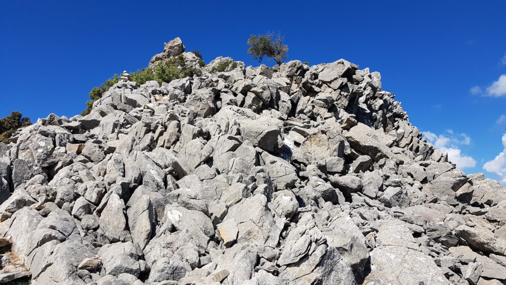 Subiendo las rocas