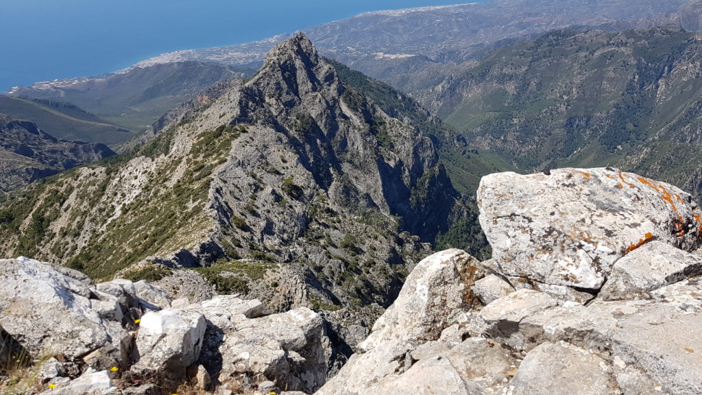 Vista del Almendrón desde lo alto de los Tajos de Sol