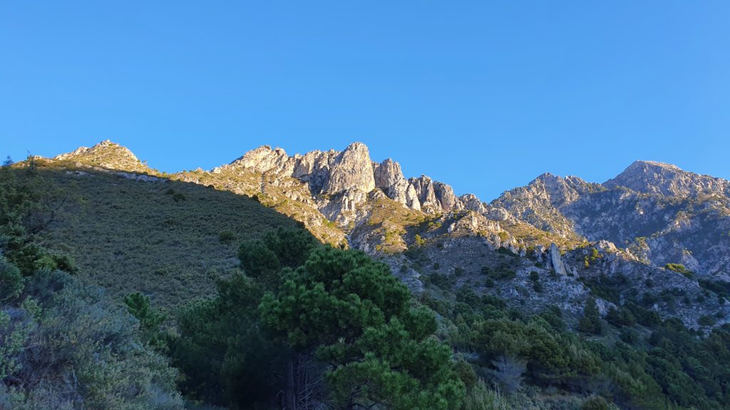 La Cresta de los Civiles desde la pista